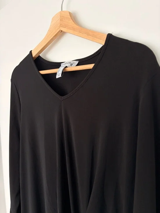 JOSEPH RIBKOFF BLACK STRETCH V-NECK TOP WITH FRONT TWIST DETAIL, SIZE 14 - Picture 4 of 6